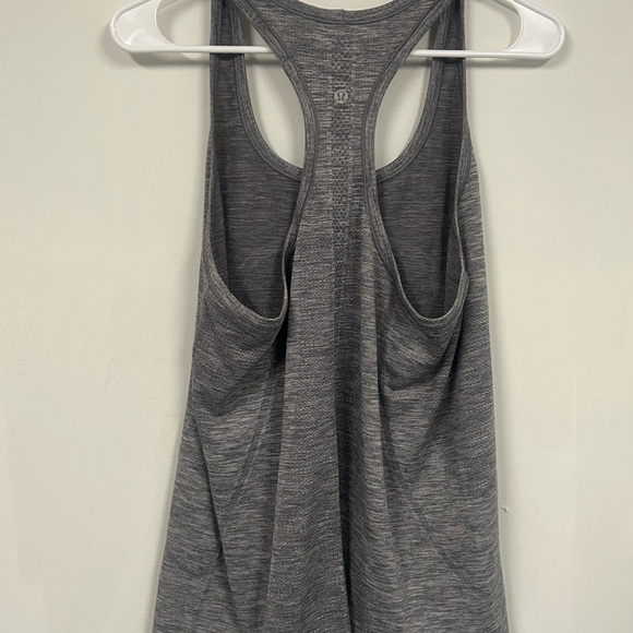 Lululemon - Picture 6 of 7